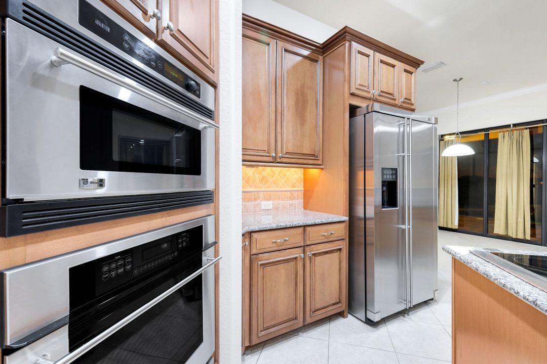 2832 SW 17th Ave, Cape Coral, FL 33914