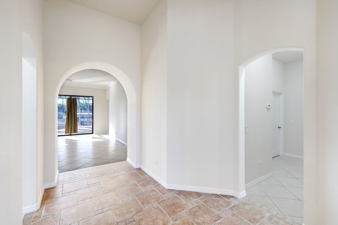 2832 SW 17th Ave, Cape Coral, FL 33914