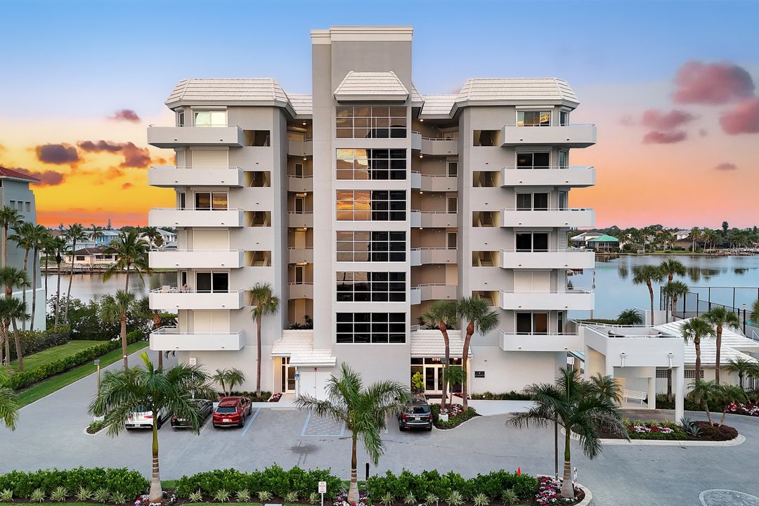 9790 Gulf Shore Dr #505, Naples, FL 34108