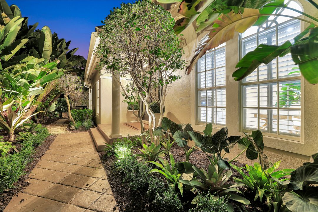 211 Via Napoli, Naples, FL 34105