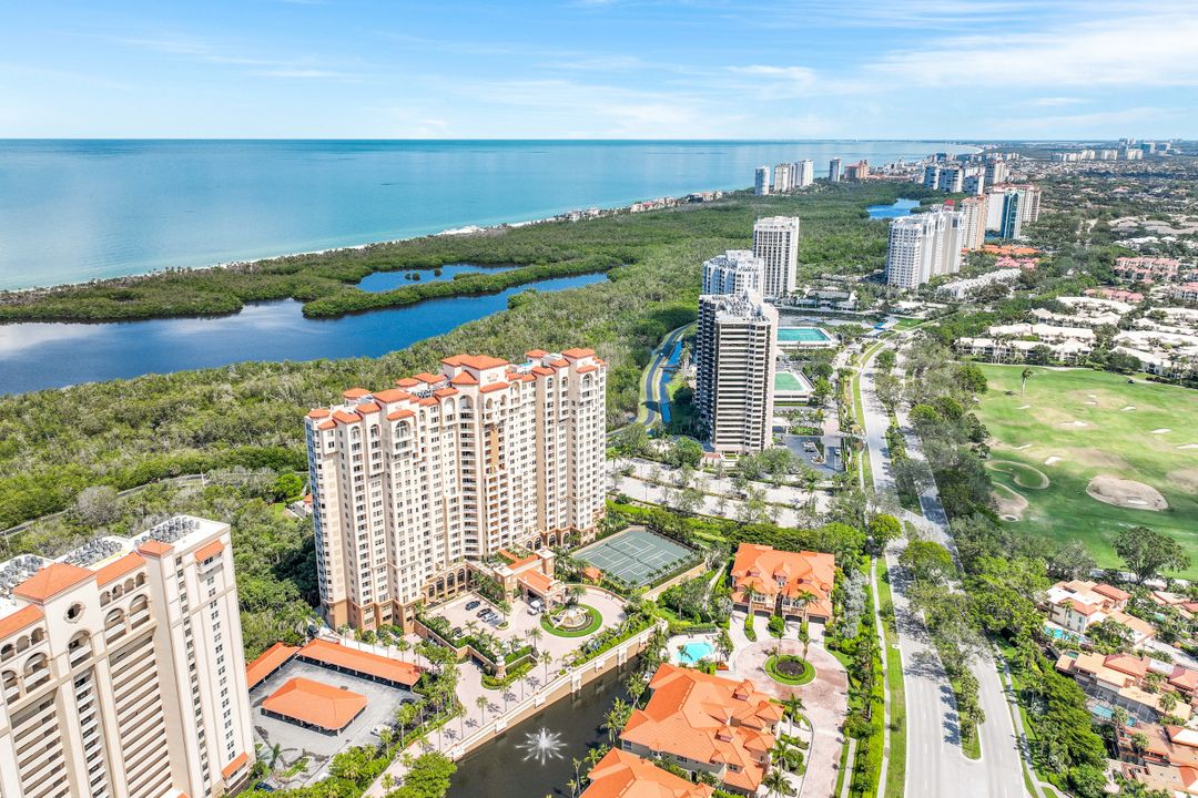 6597 Nicholas Blvd #803, Naples, FL 34108