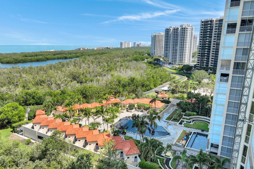 6597 Nicholas Blvd #803, Naples, FL 34108