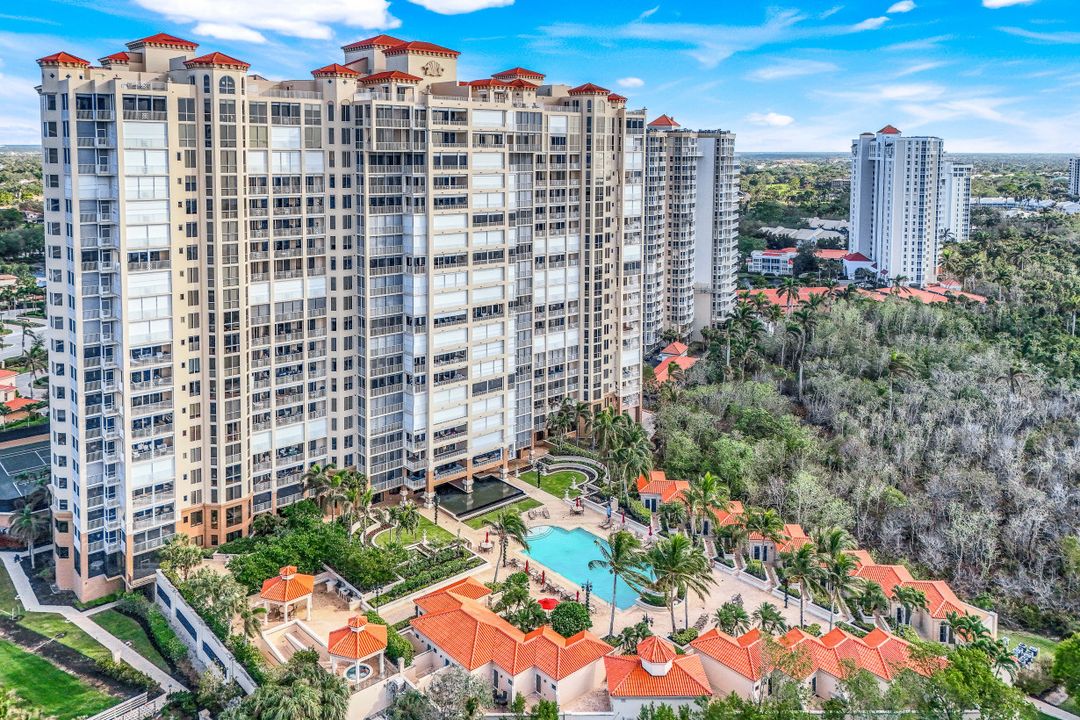 6597 Nicholas Blvd #803, Naples, FL 34108