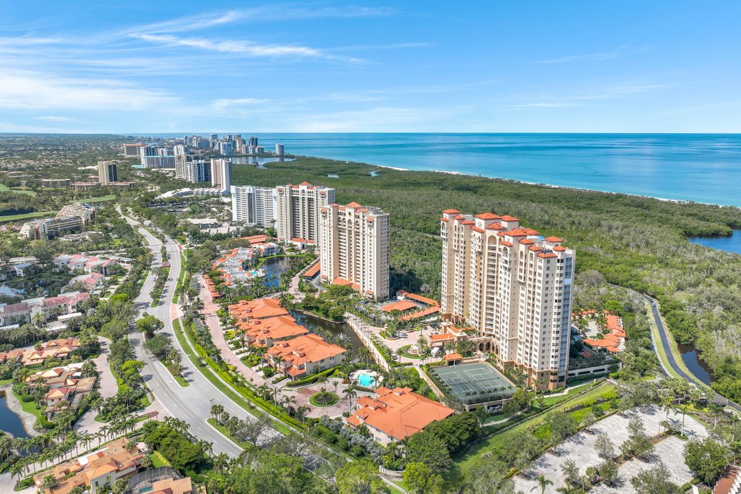 6597 Nicholas Blvd #803, Naples, FL 34108