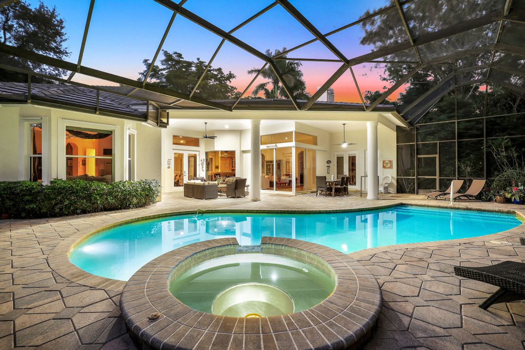 602 Springline Dr, Naples, FL 34102