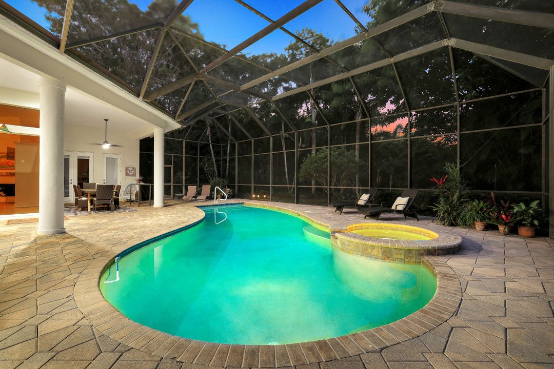 602 Springline Dr, Naples, FL 34102