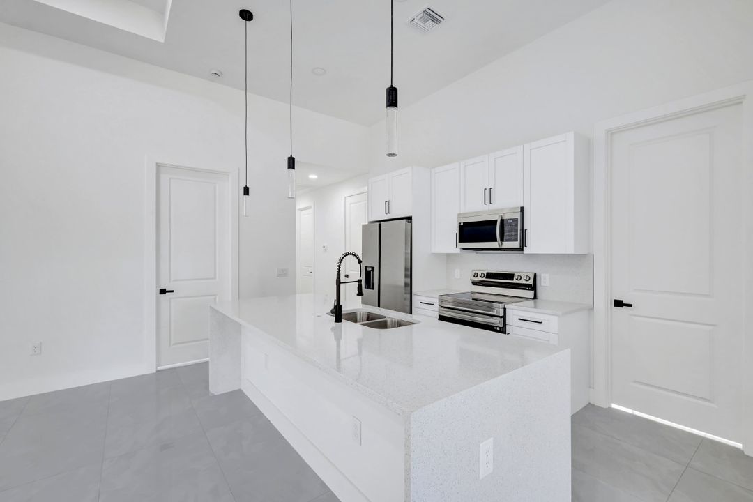 507 Prospect Ave, Lehigh Acres, FL 33972