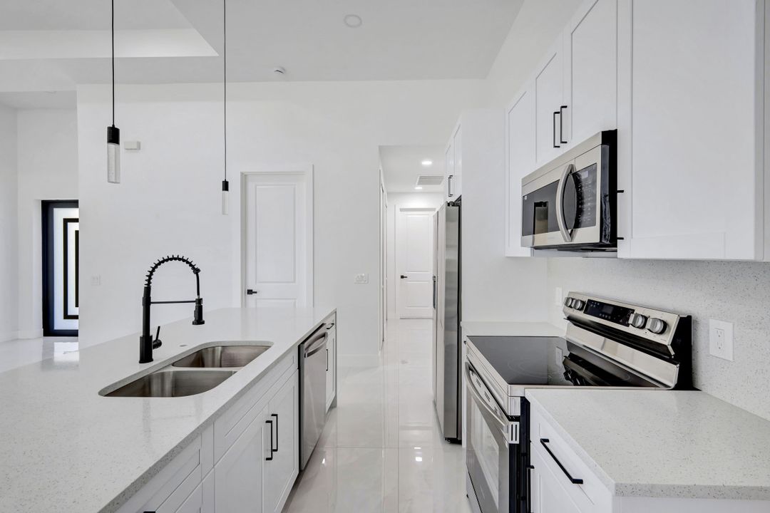 507 Prospect Ave, Lehigh Acres, FL 33972