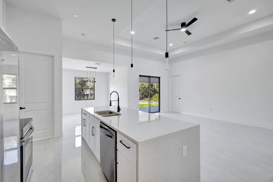 507 Prospect Ave, Lehigh Acres, FL 33972