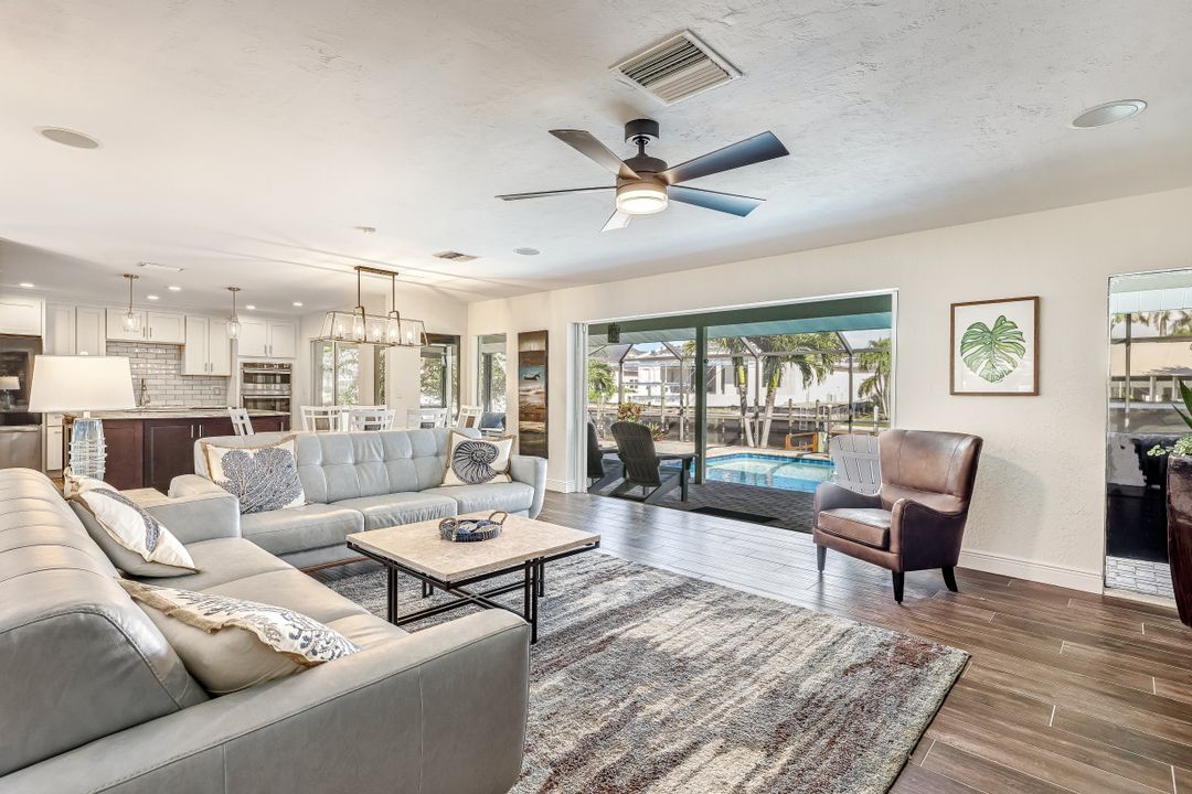 5805 SW 1st Pl, Cape Coral, FL 33914