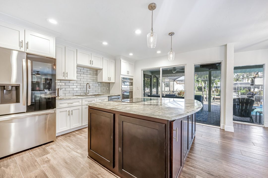 5805 SW 1st Pl, Cape Coral, FL 33914