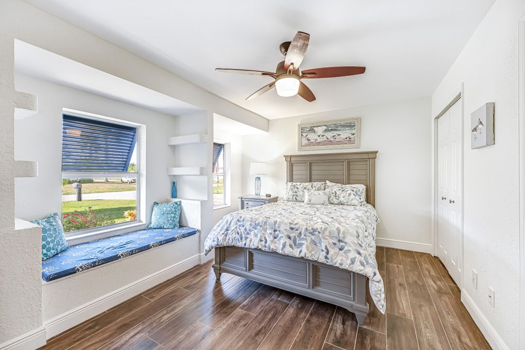 5805 SW 1st Pl, Cape Coral, FL 33914