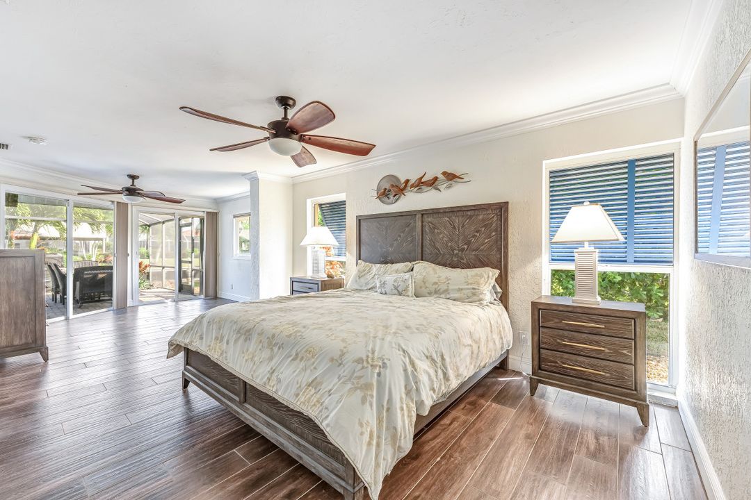 5805 SW 1st Pl, Cape Coral, FL 33914