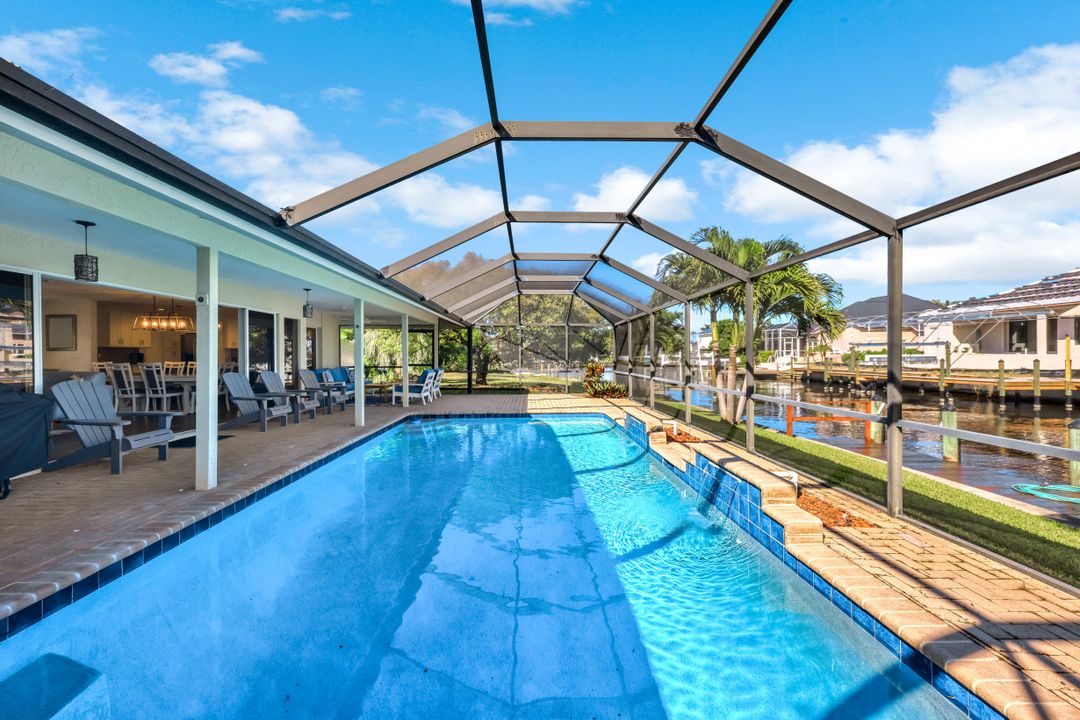 5805 SW 1st Pl, Cape Coral, FL 33914