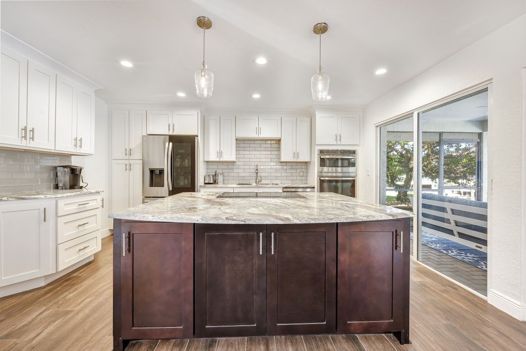 5805 SW 1st Pl, Cape Coral, FL 33914