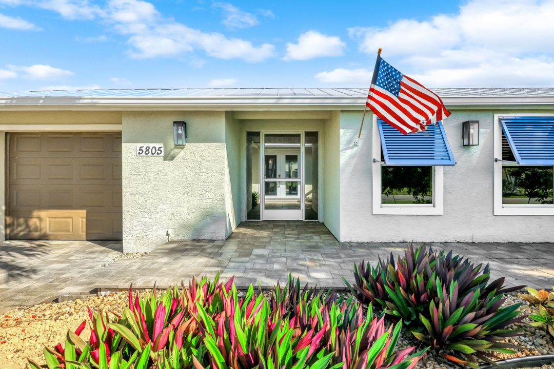 5805 SW 1st Pl, Cape Coral, FL 33914
