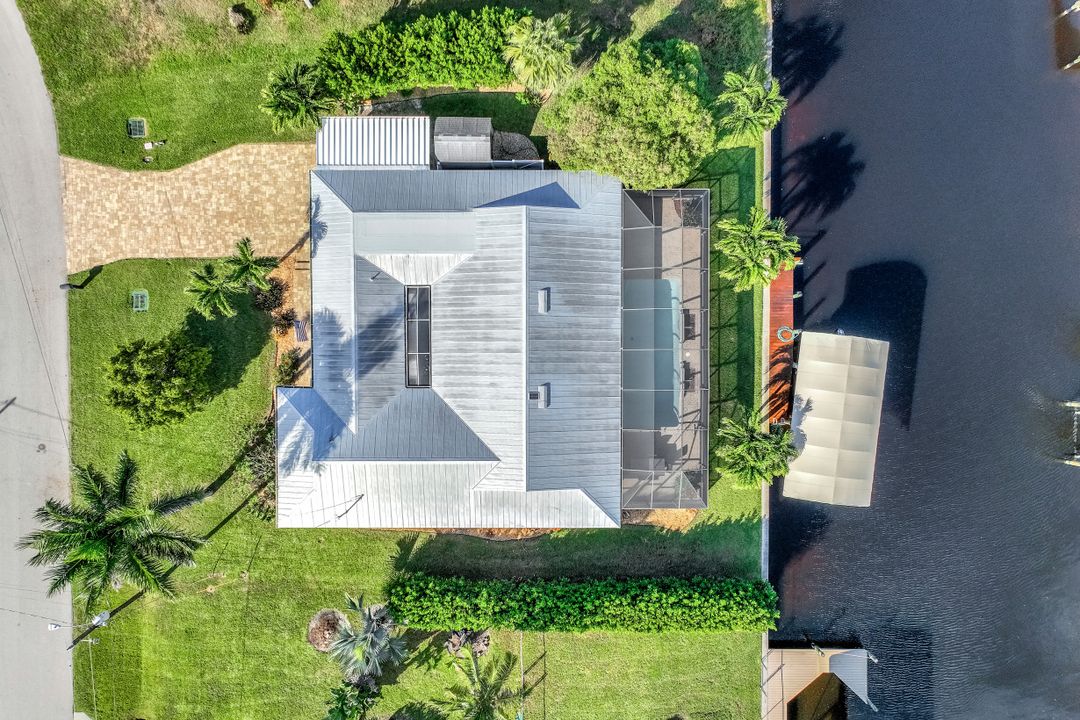 5805 SW 1st Pl, Cape Coral, FL 33914