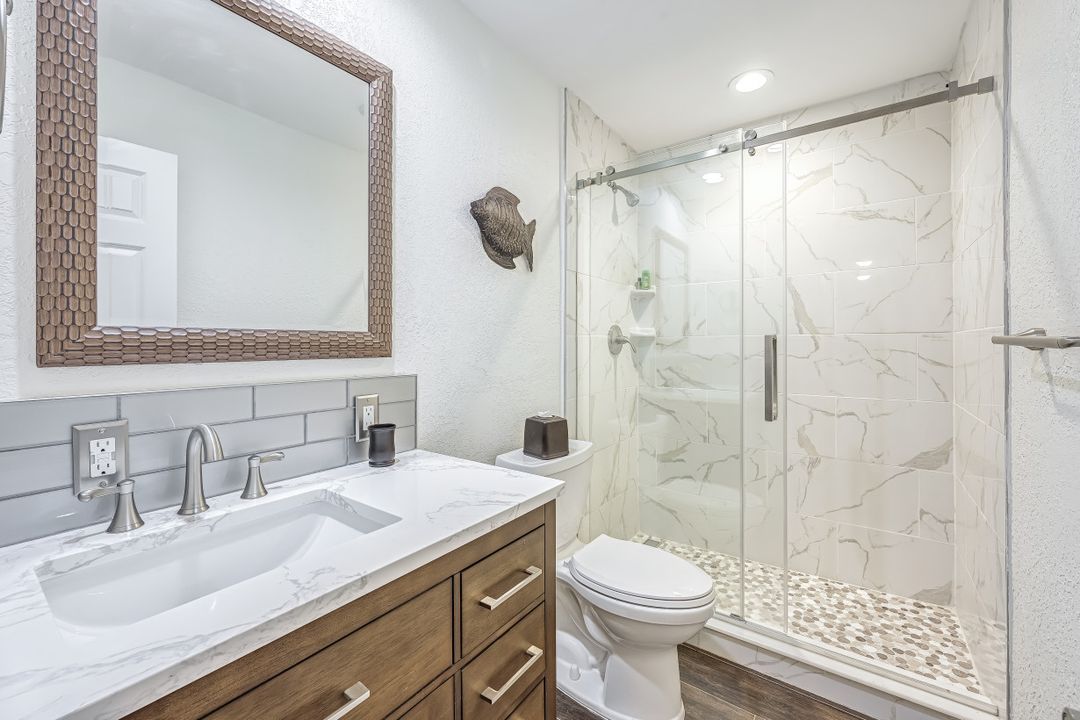 5805 SW 1st Pl, Cape Coral, FL 33914