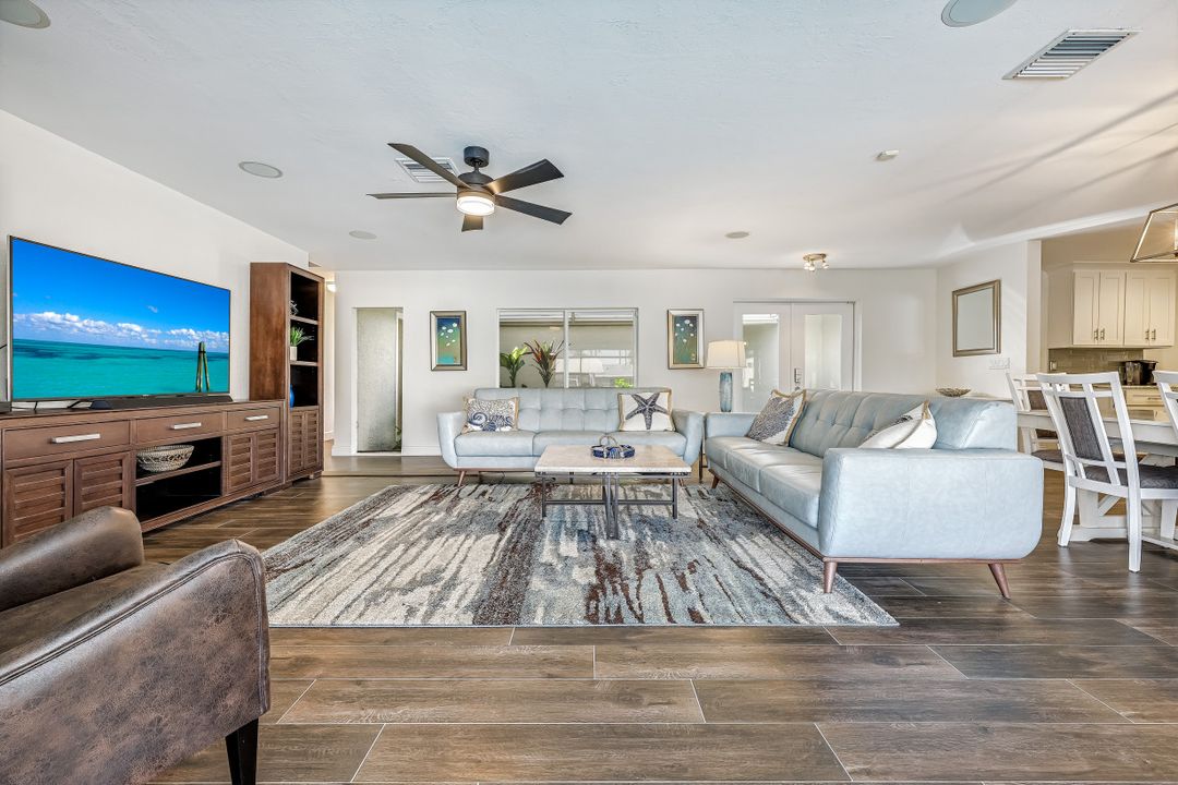 5805 SW 1st Pl, Cape Coral, FL 33914