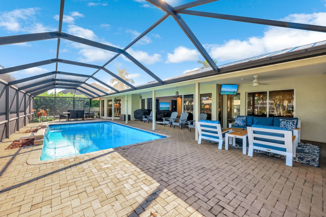 5805 SW 1st Pl, Cape Coral, FL 33914