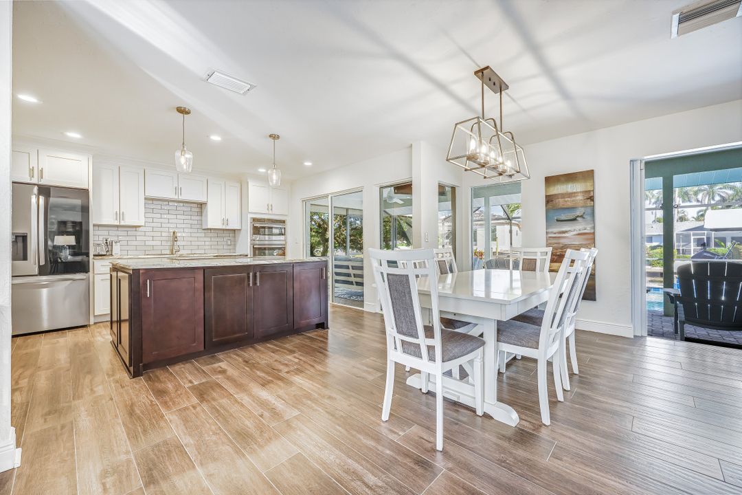 5805 SW 1st Pl, Cape Coral, FL 33914