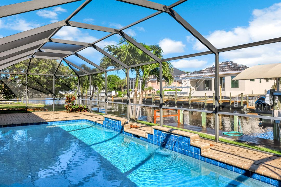 5805 SW 1st Pl, Cape Coral, FL 33914