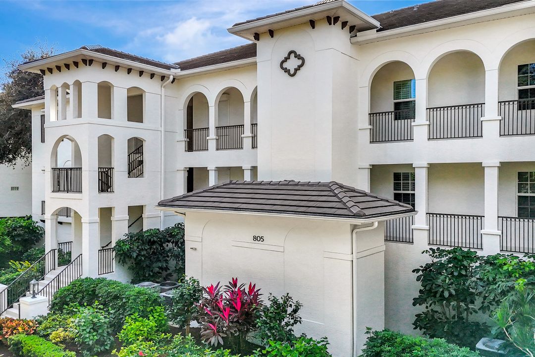 805 Bentwater Cir #101, Naples, FL 34108