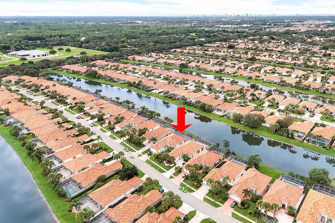 4453 Novato Ct, Naples, FL 34109