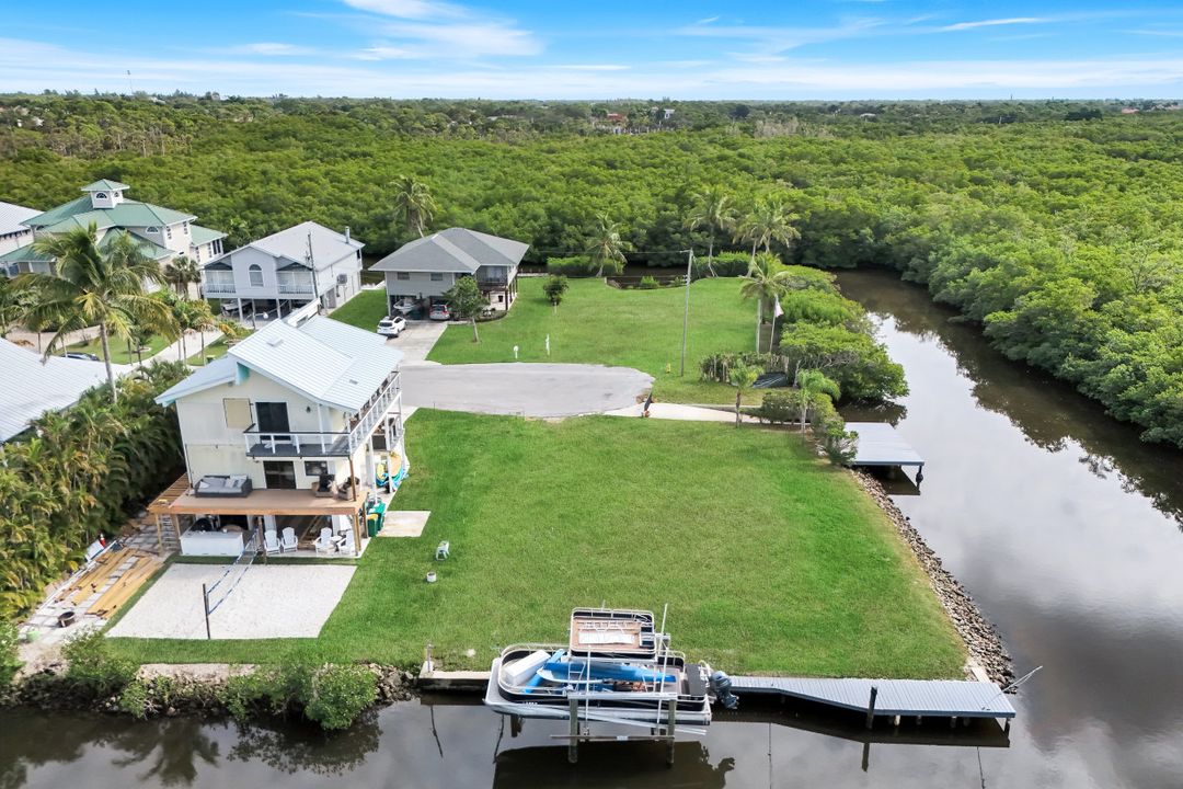 1277 Grand Canal Dr, Naples, FL 34110