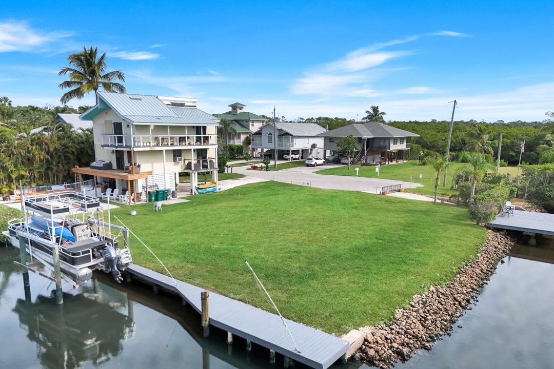 1277 Grand Canal Dr, Naples, FL 34110