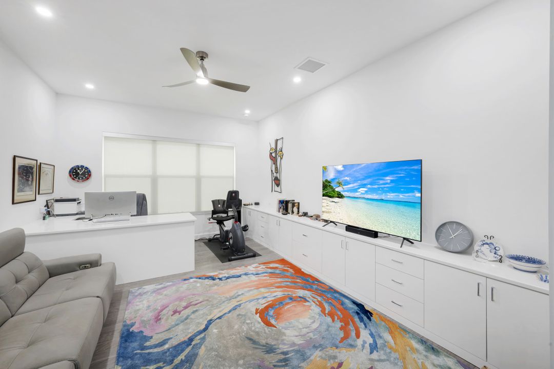 12083 Azalea Wy, Naples, FL 34120