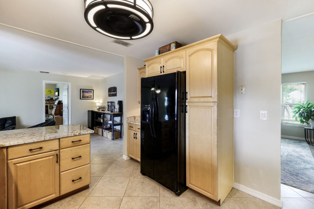 304 Kamal Pkwy, Cape Coral, FL 33904