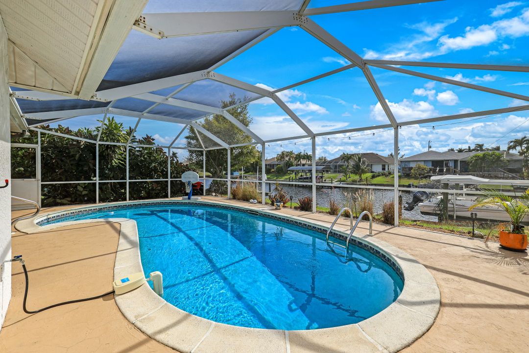 304 Kamal Pkwy, Cape Coral, FL 33904