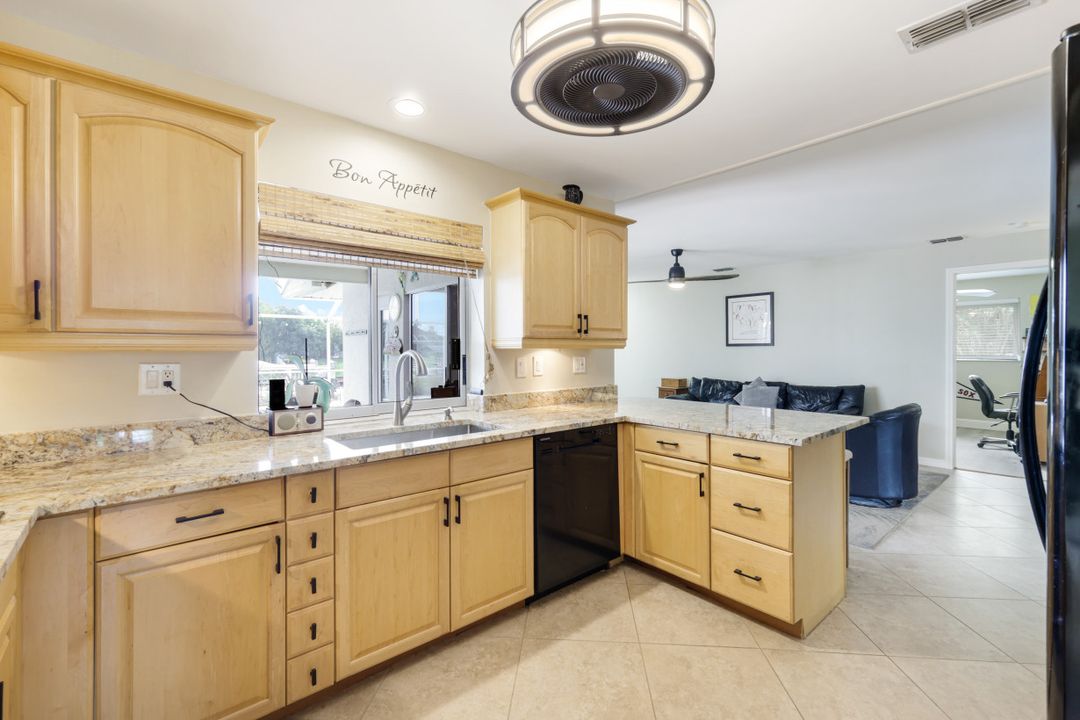 304 Kamal Pkwy, Cape Coral, FL 33904