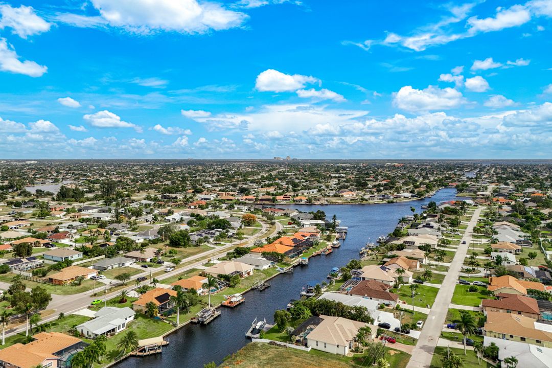 304 Kamal Pkwy, Cape Coral, FL 33904