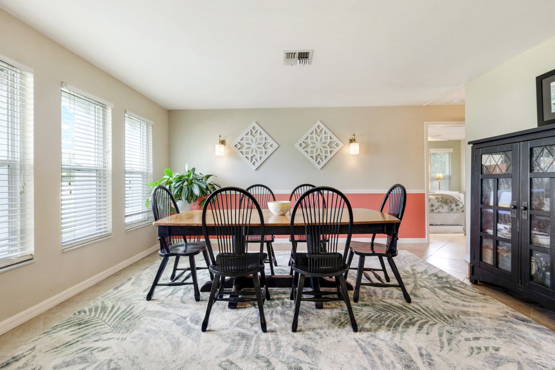 304 Kamal Pkwy, Cape Coral, FL 33904