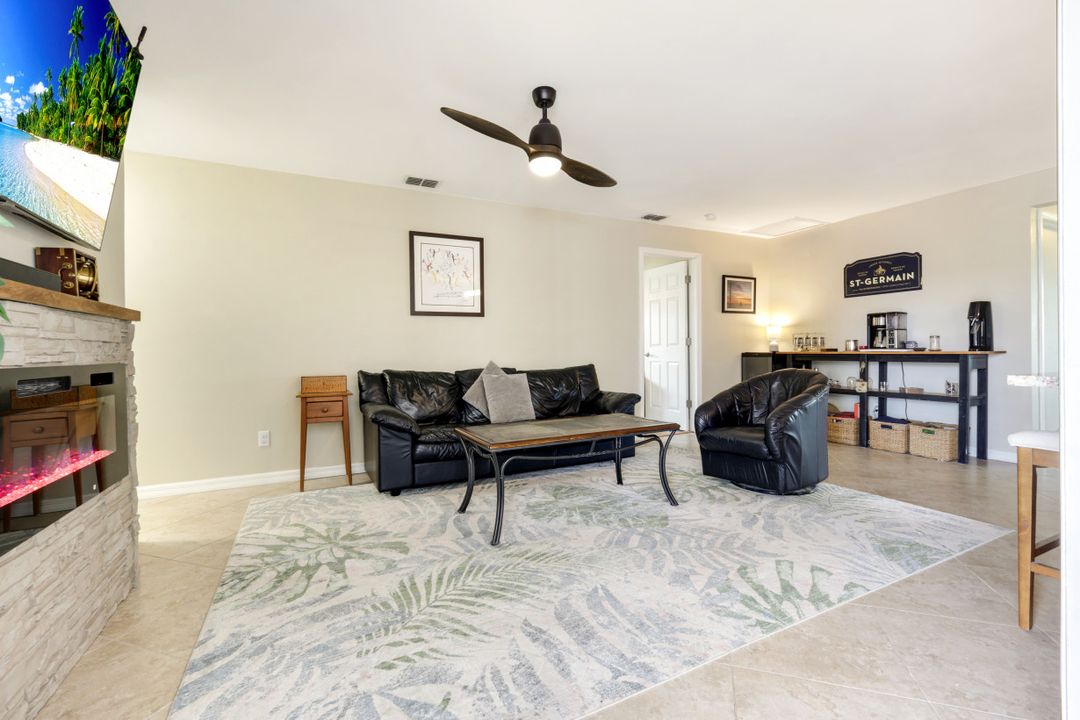 304 Kamal Pkwy, Cape Coral, FL 33904