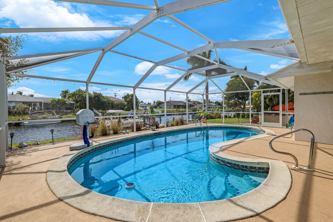 304 Kamal Pkwy, Cape Coral, FL 33904