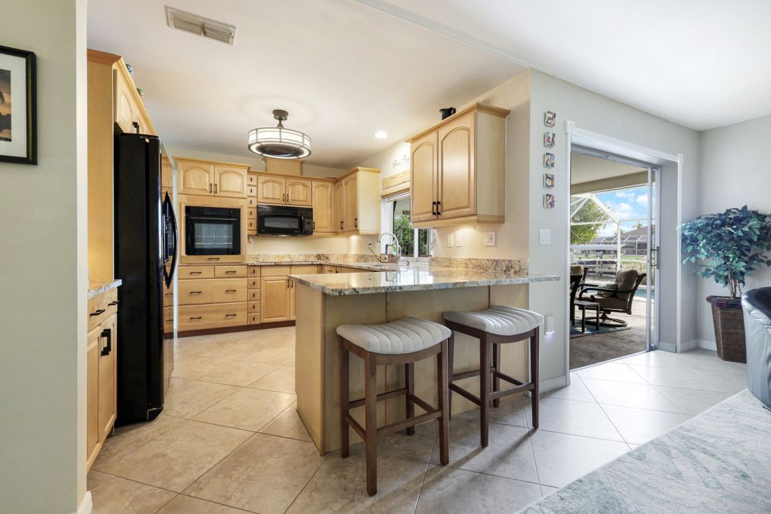 304 Kamal Pkwy, Cape Coral, FL 33904