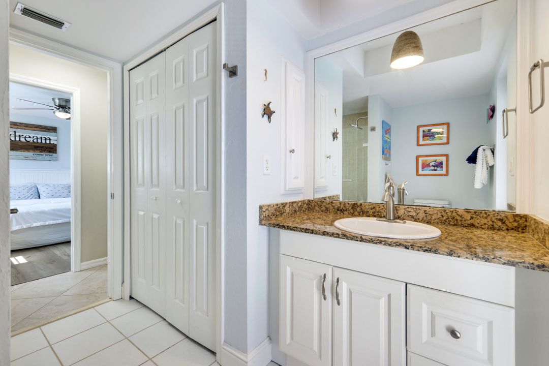 304 Kamal Pkwy, Cape Coral, FL 33904