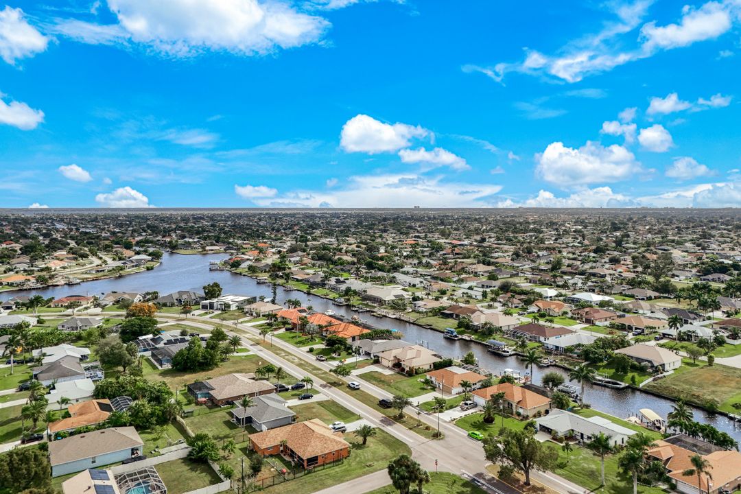 304 Kamal Pkwy, Cape Coral, FL 33904