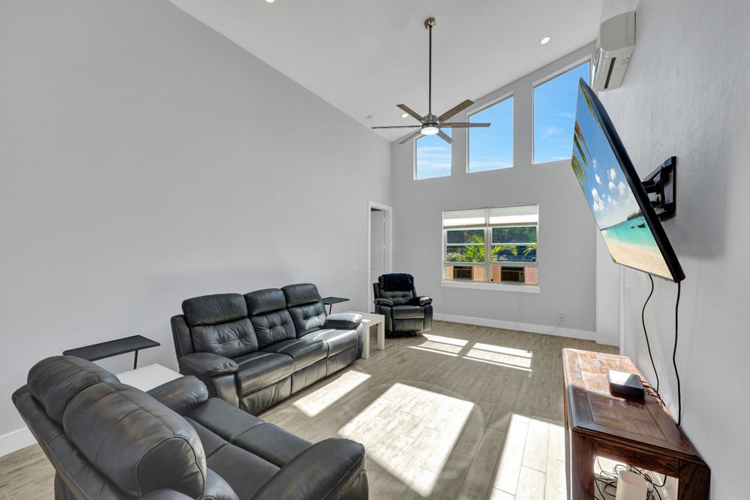 5630 Copper Leaf Ln, Naples, FL 34116