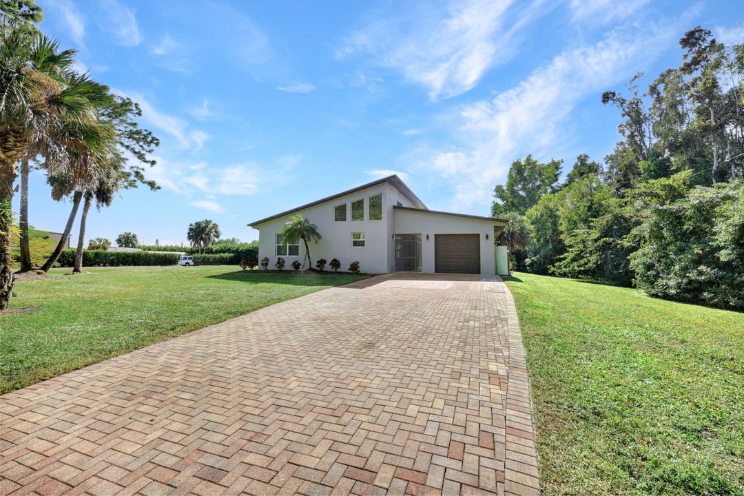 5630 Copper Leaf Ln, Naples, FL 34116
