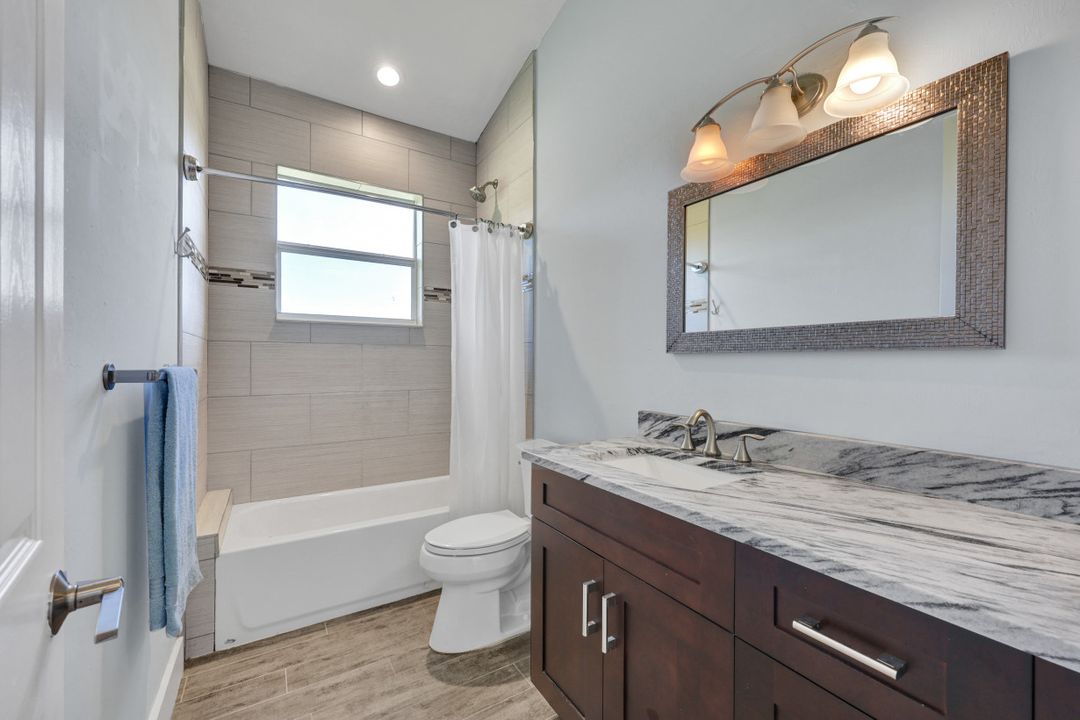 5630 Copper Leaf Ln, Naples, FL 34116