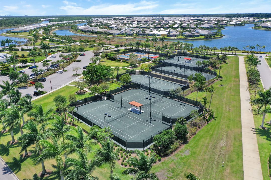 5802 Haiti Dr, Naples, FL 34112