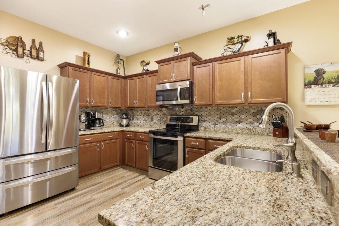 3014 SW 9th Pl, Cape Coral, FL 33914