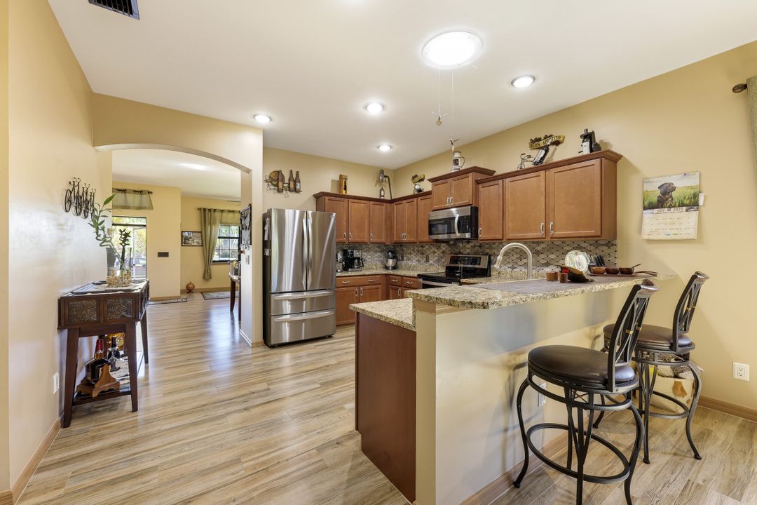 3014 SW 9th Pl, Cape Coral, FL 33914