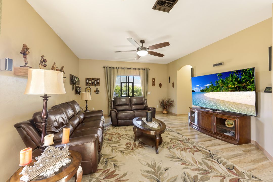 3014 SW 9th Pl, Cape Coral, FL 33914