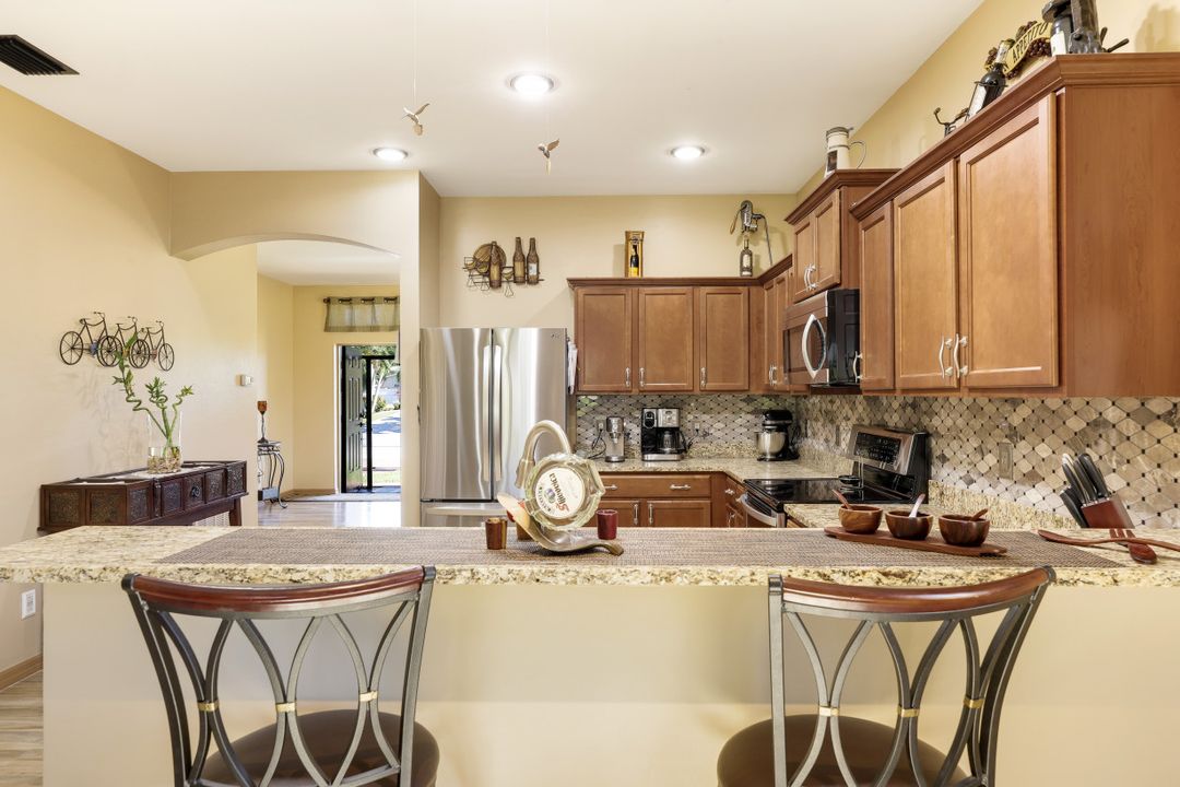 3014 SW 9th Pl, Cape Coral, FL 33914