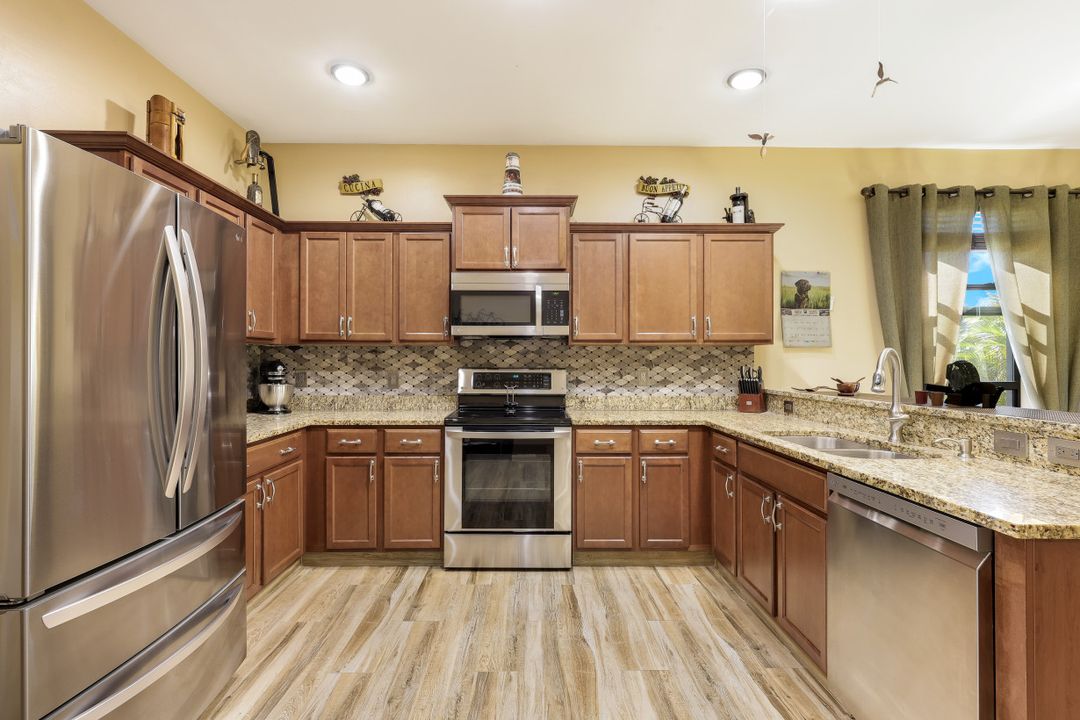 3014 SW 9th Pl, Cape Coral, FL 33914